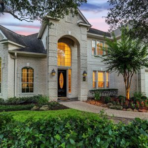 82 South Flagstone Path Circle - Featured Image